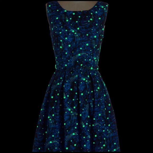 Modcloth Dresses & Skirts - Glow in the dark dress with pockets